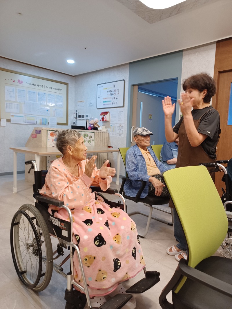 KakaoTalk_20251004_143413471_04.jpg