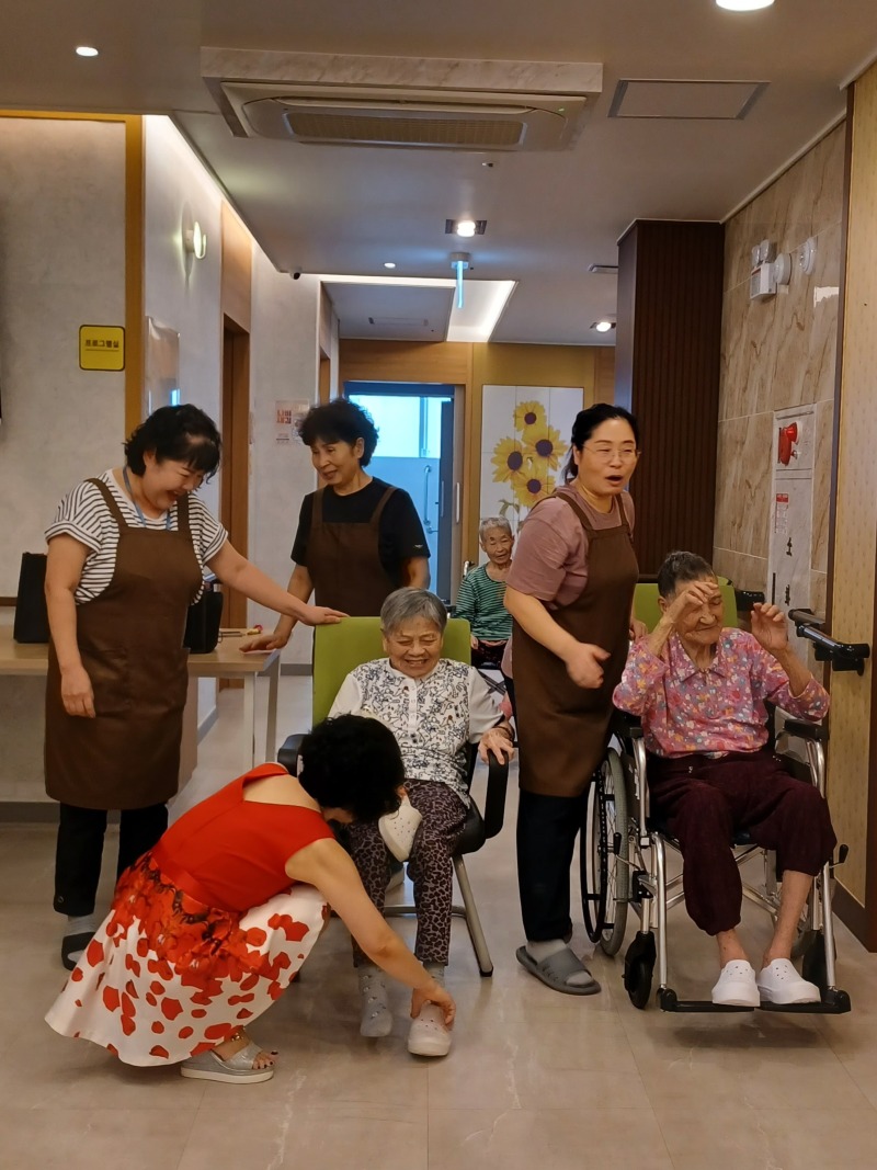 KakaoTalk_20251004_143514206_05.jpg