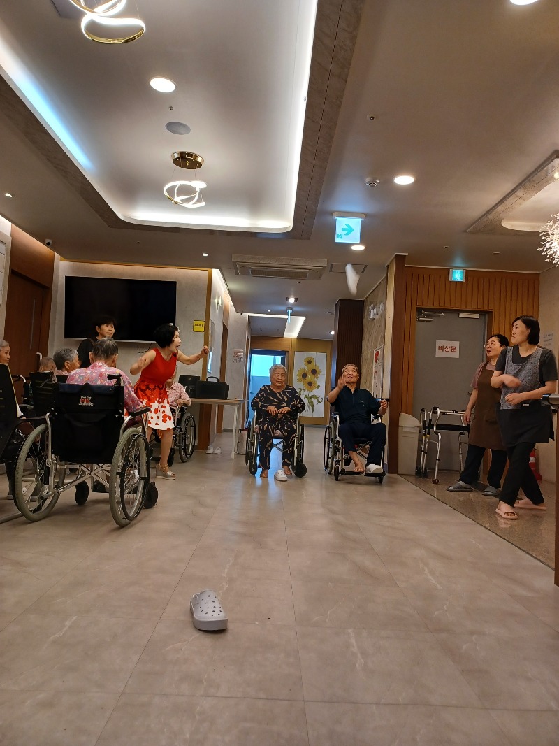 KakaoTalk_20251004_143514206_10.jpg