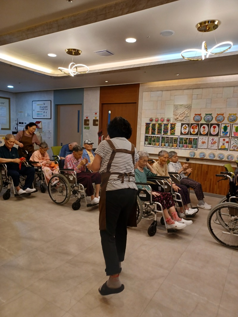 KakaoTalk_20251004_143625079_09.jpg