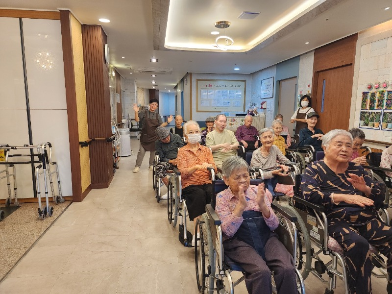 KakaoTalk_20251020_134758717_05.jpg