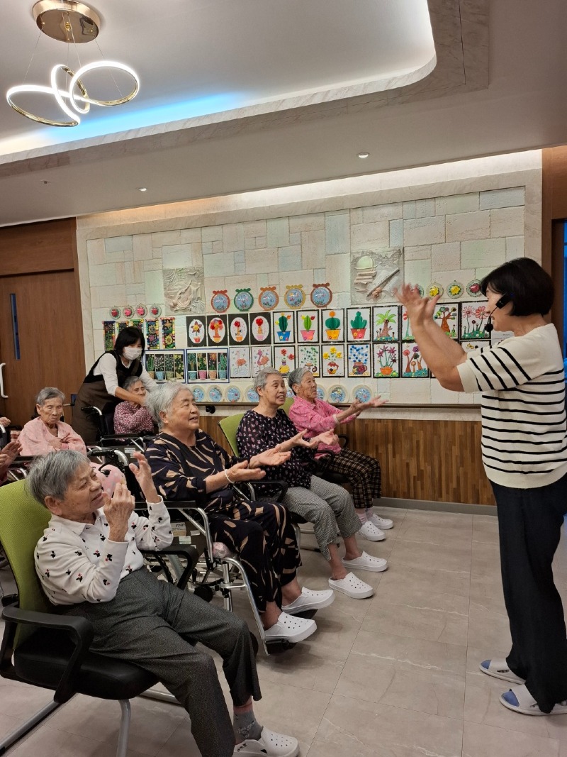 KakaoTalk_20251022_160156438_05.jpg