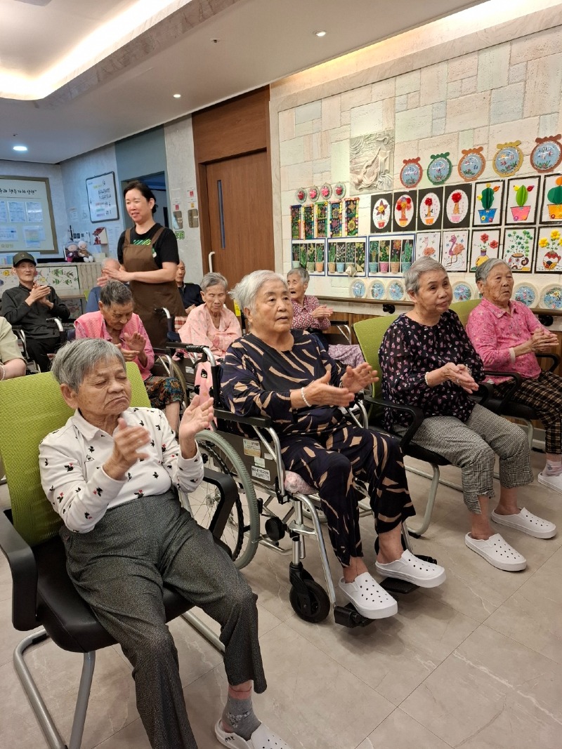 KakaoTalk_20251022_160156438_06.jpg