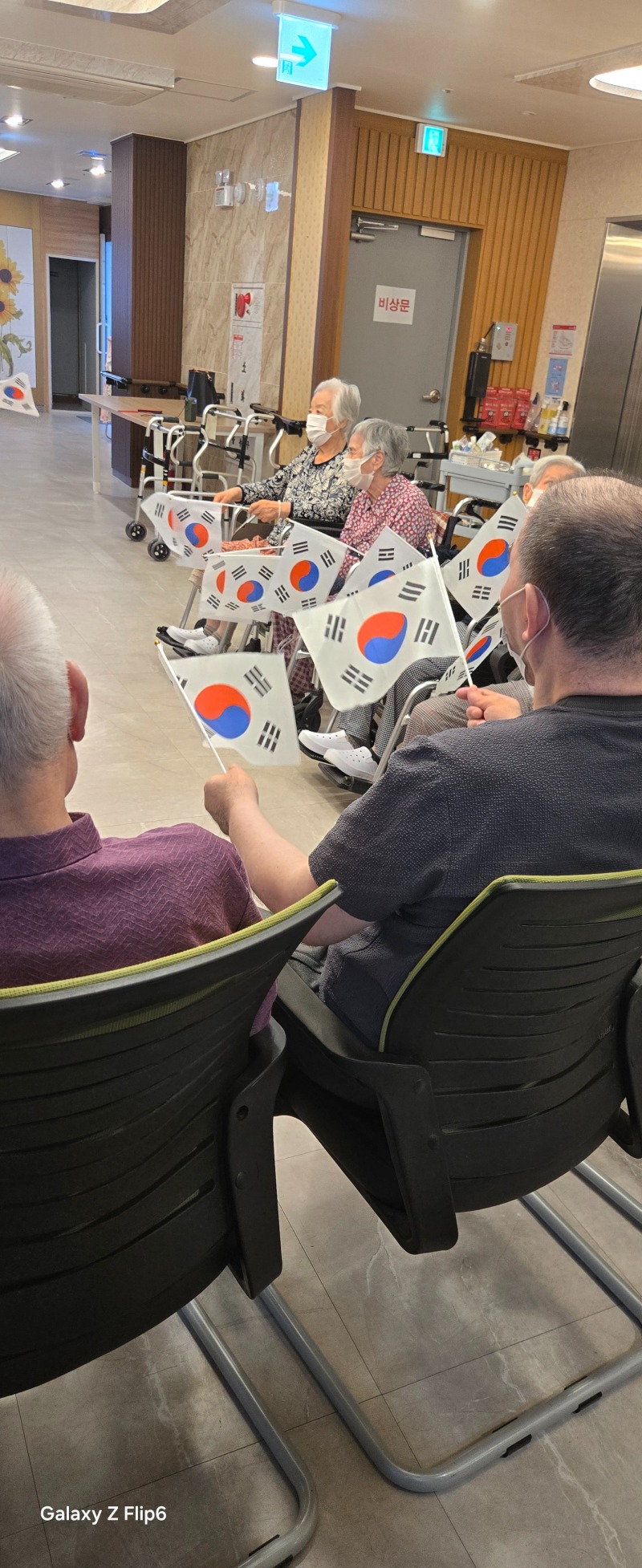 KakaoTalk_20261008_153327992_02.jpg